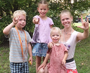 babakezek fotó g.zsuzsi gyermekeivel